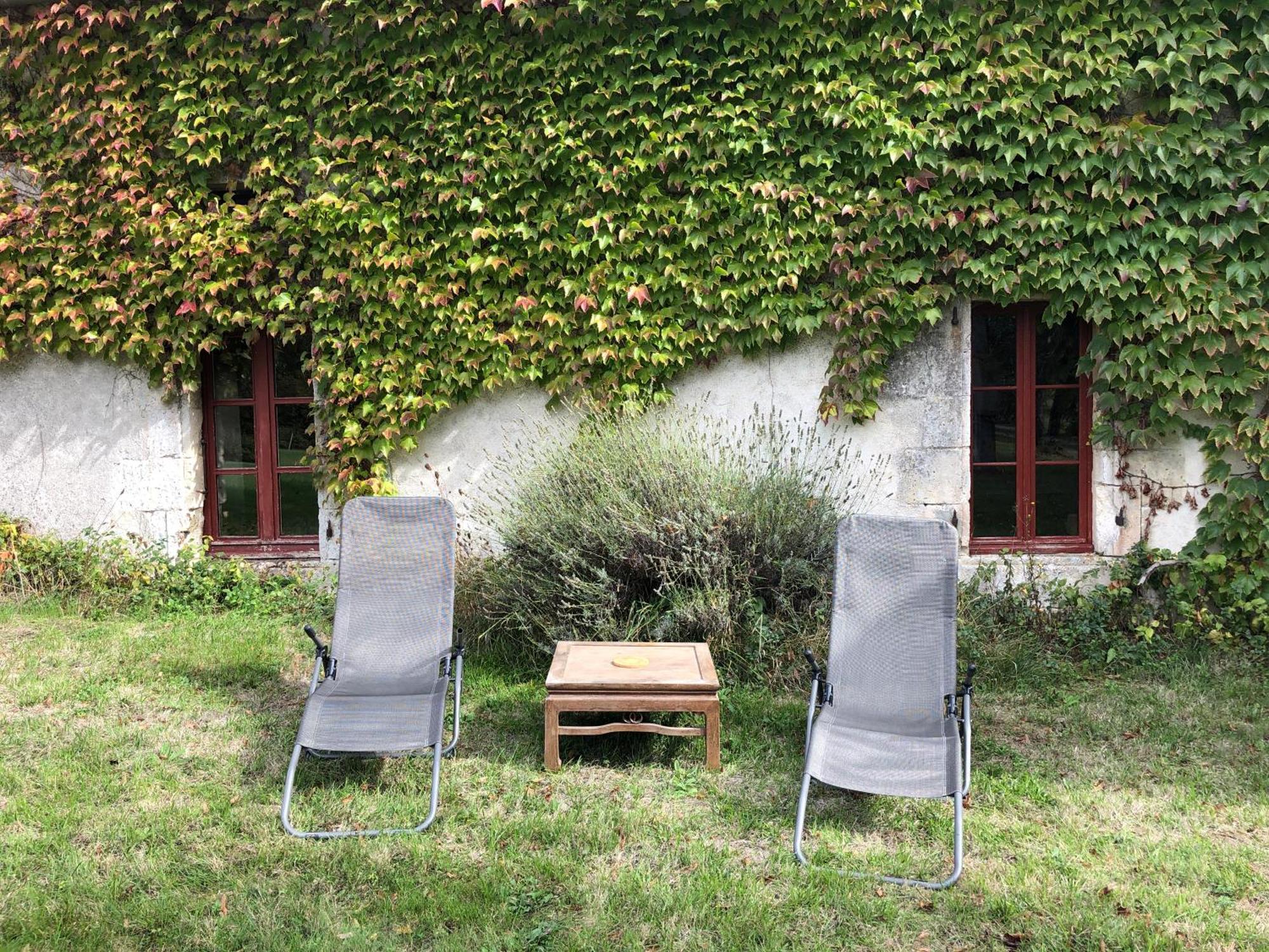 Gîte de L’Edelinie Nanteuil-Auriac-de-Bourzac Extérieur photo